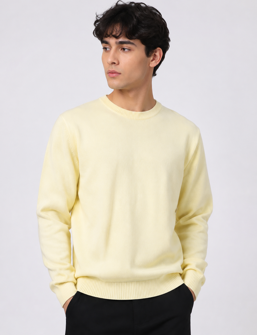  The Camici Men’s Pale Yellow Crew Neck Knit Jumper in UK Size M. A stylish plain sweater with long sleeves, ribbed cuffs and a versatile smart-casual design.