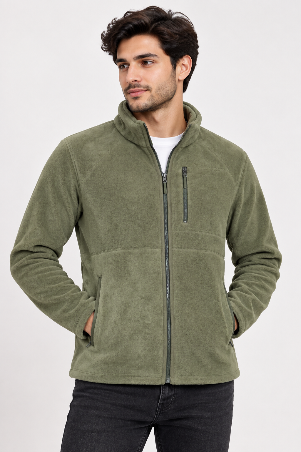  Timberland men’s olive green full-zip fleece jacket in UK Size M. Warm, comfortable and versatile with zipped pockets for everyday winter wear.