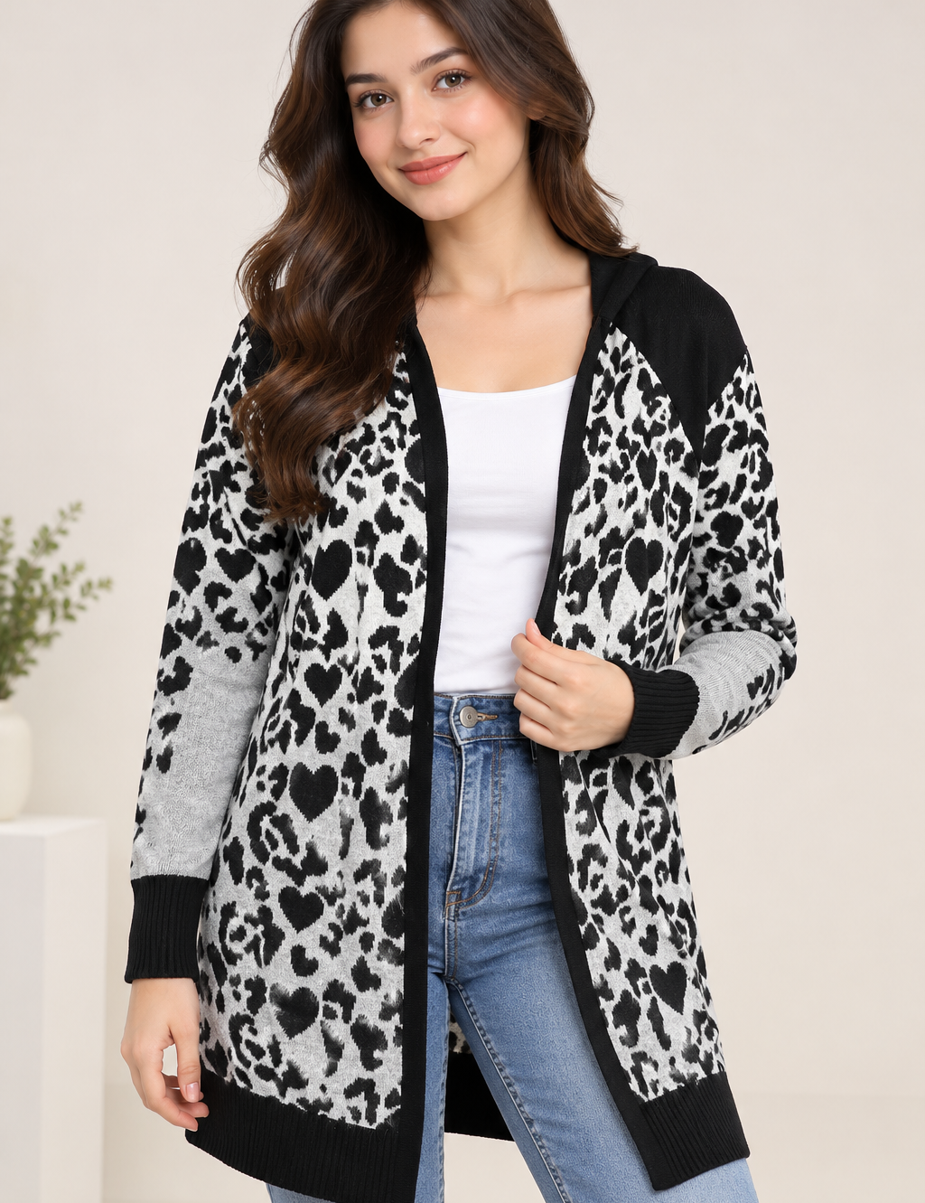  Topshop women’s black, grey & white animal heart print open-front cardigan in UK Size 8. Stylish long-sleeve layering piece for casual wear.