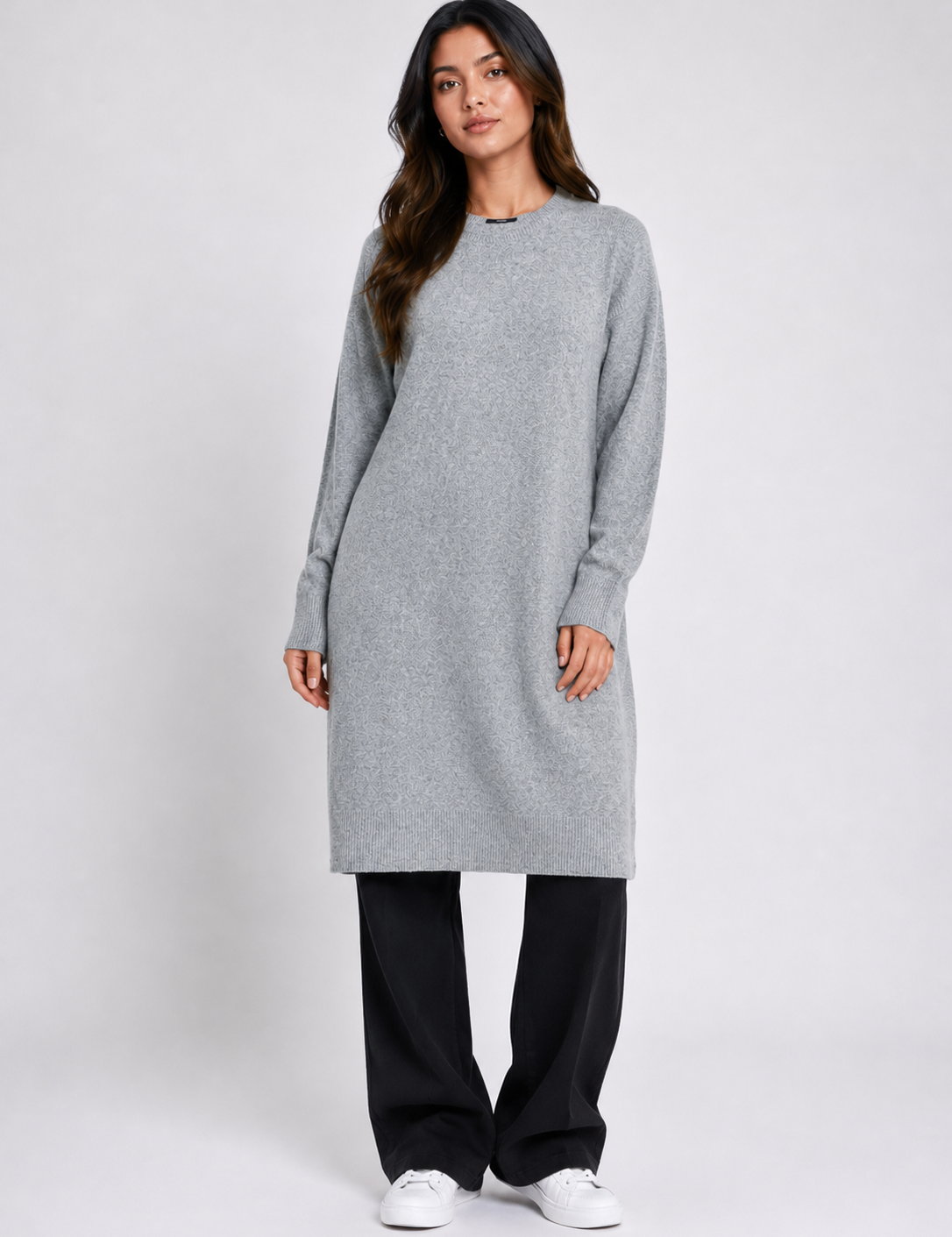 VERO MODA grey knit sweater dress in UK Size L. Knee-length relaxed fit with long sleeves, crew neck and ribbed detailing. Perfect for stylish everyday wear.