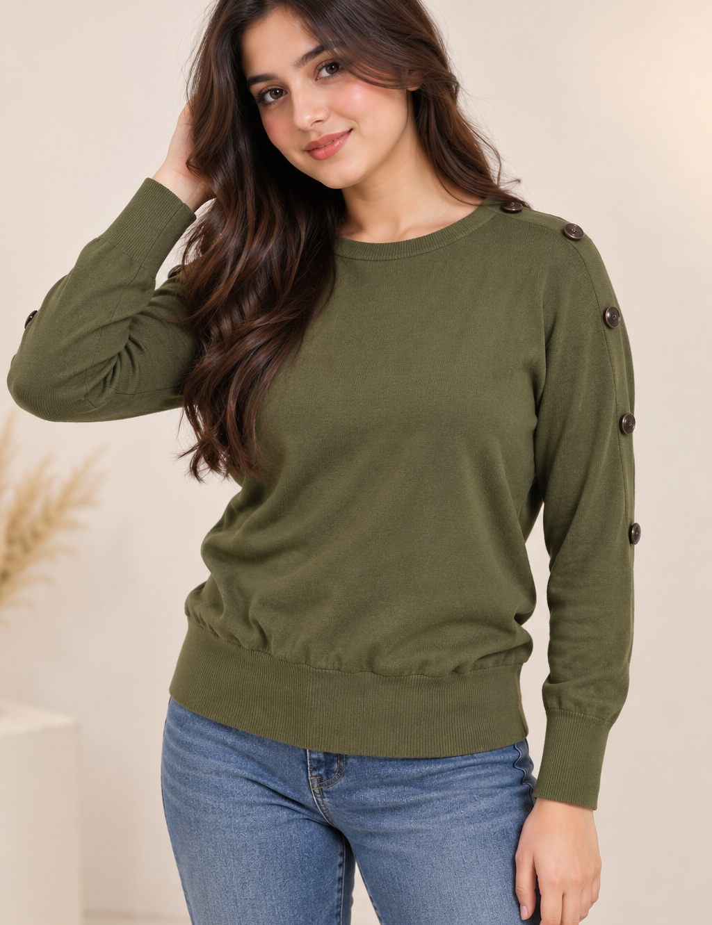 Wallis women’s olive green knit jumper in UK Size S with stylish button detailing. 4-star condition, comfortable fit and versatile everyday style.

